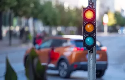 Ô tô vượt đèn đỏ tăng mức phạt lên đến 20 triệu đồng