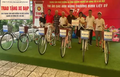 Tân Phát Etek tặng xe đạp tri ân người có công tại Hà Nội